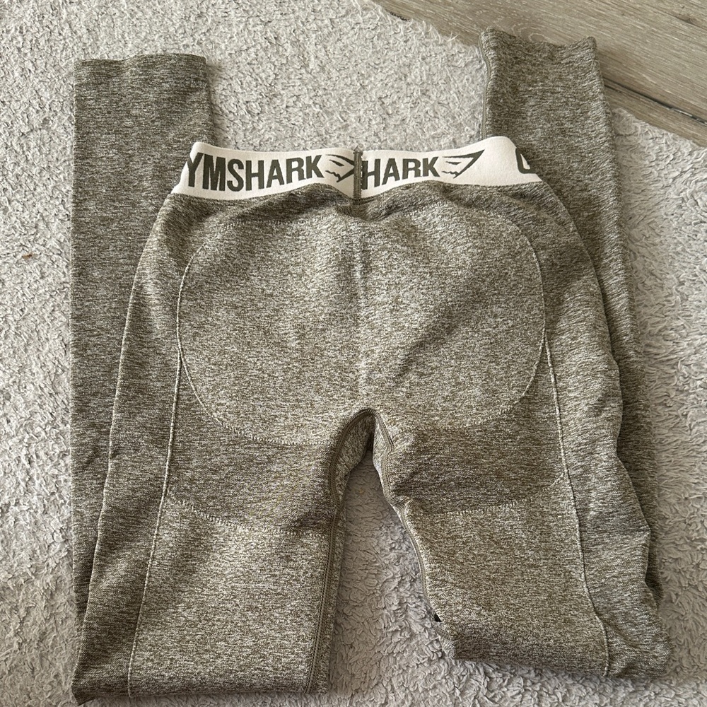 Gymshark Bundle Hoodie & Leggings - Picture 2 of 5